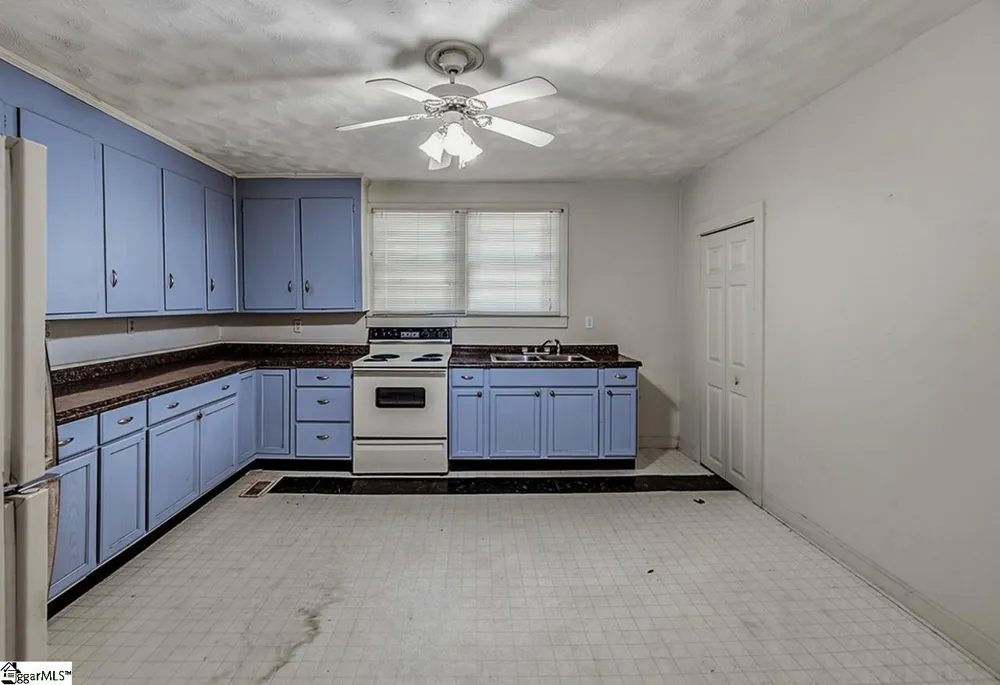 310 Hawkins Street Wellford, SC 29385