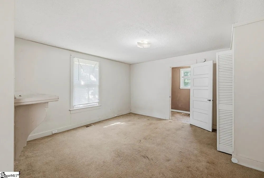 310 Hawkins Street Wellford, SC 29385