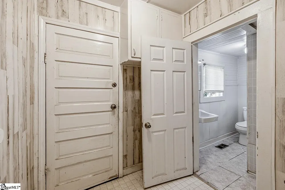 310 Hawkins Street Wellford, SC 29385