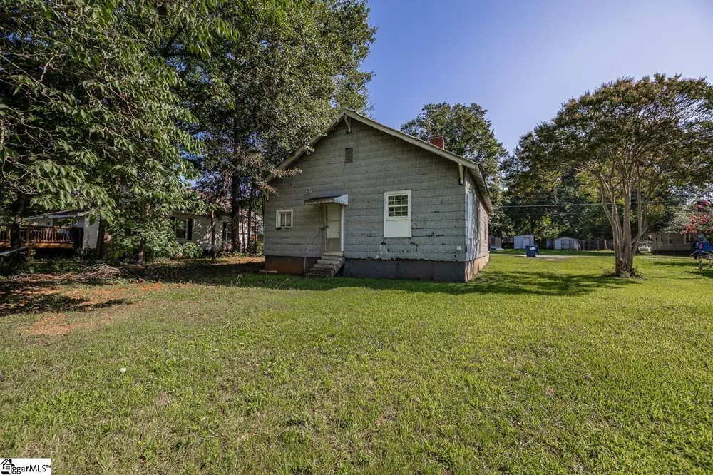 310 Hawkins Street Wellford, SC 29385