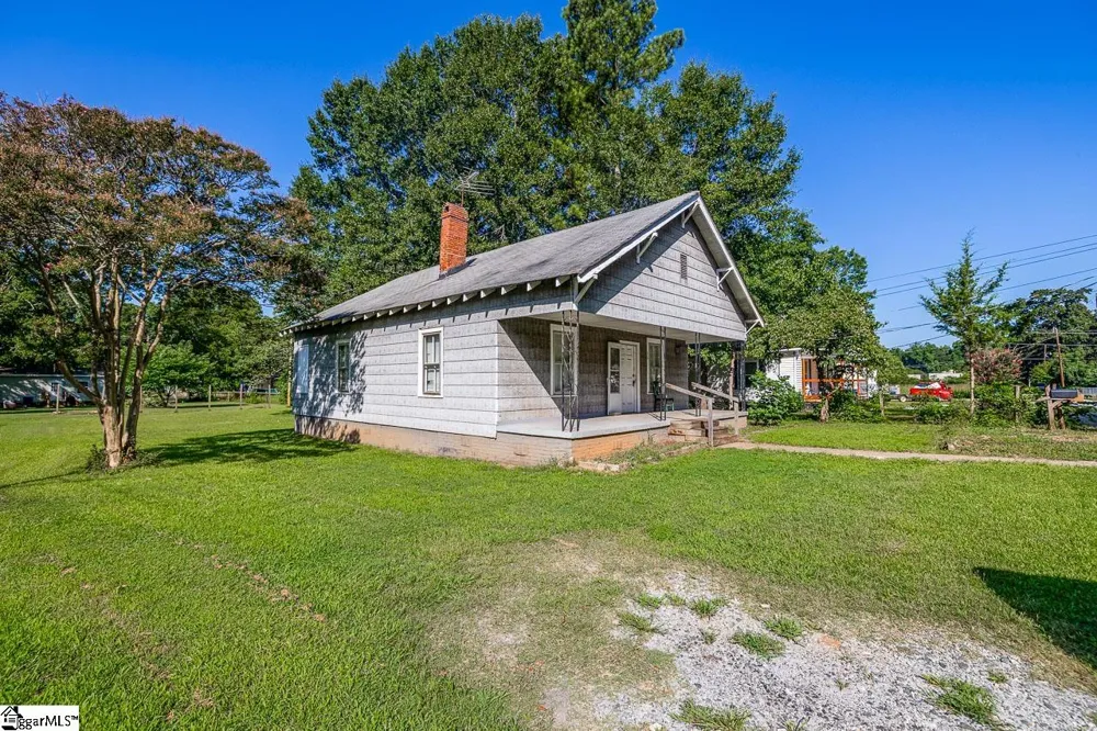 310 Hawkins Street Wellford, SC 29385