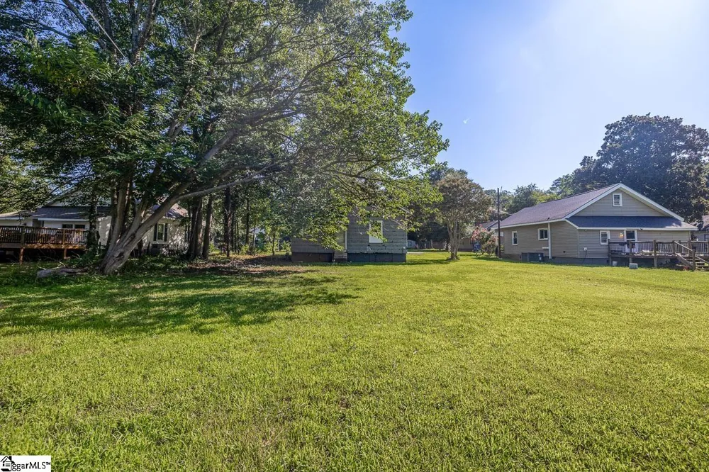310 Hawkins Street Wellford, SC 29385