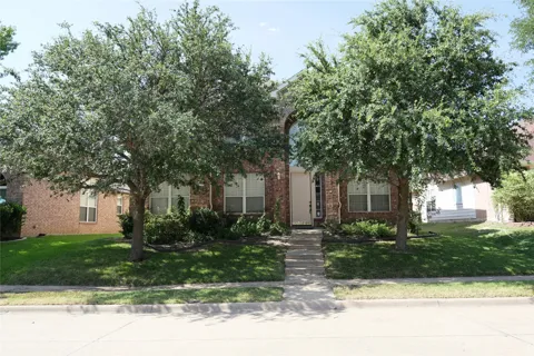 2032 Fox Glen Drive