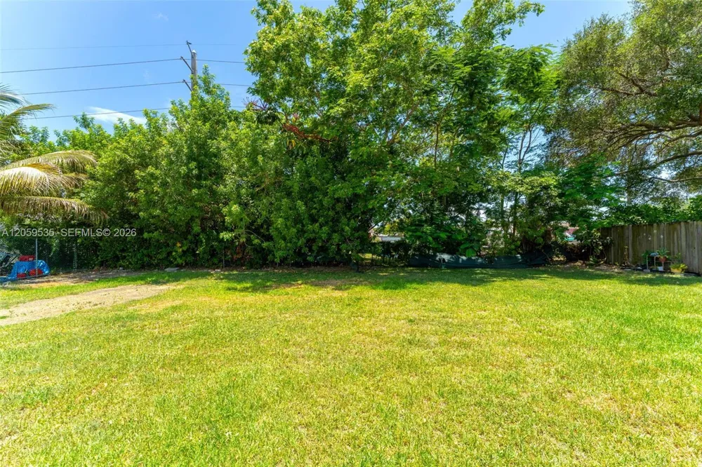 15543 SW 107th Ct Miami, FL 33157