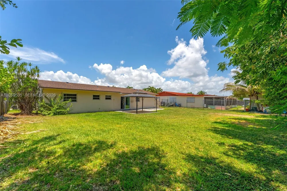 15543 SW 107th Ct Miami, FL 33157