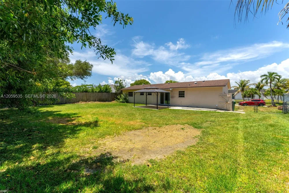 15543 SW 107th Ct Miami, FL 33157