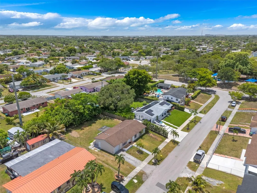 15543 SW 107th Ct Miami, FL 33157