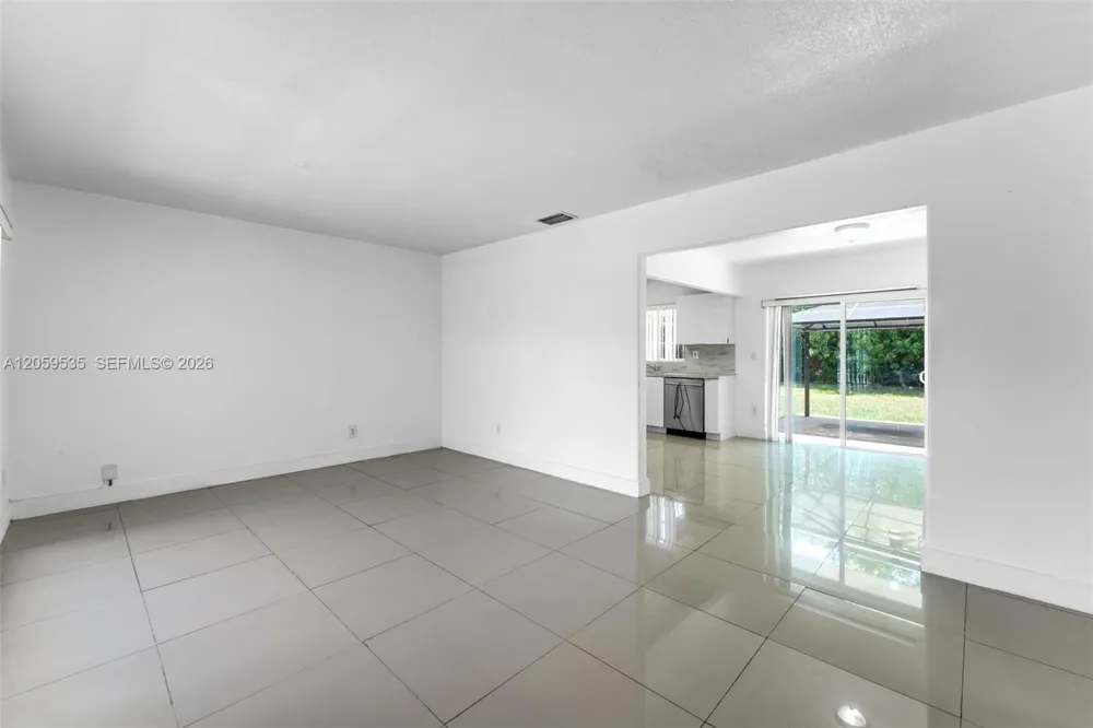 15543 SW 107th Ct Miami, FL 33157