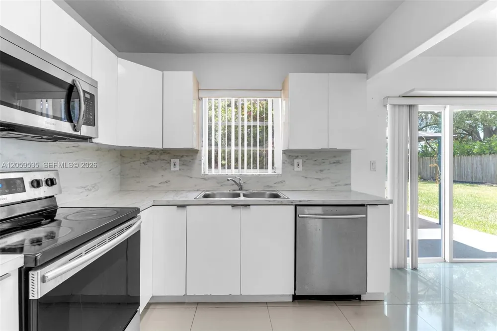 15543 SW 107th Ct Miami, FL 33157