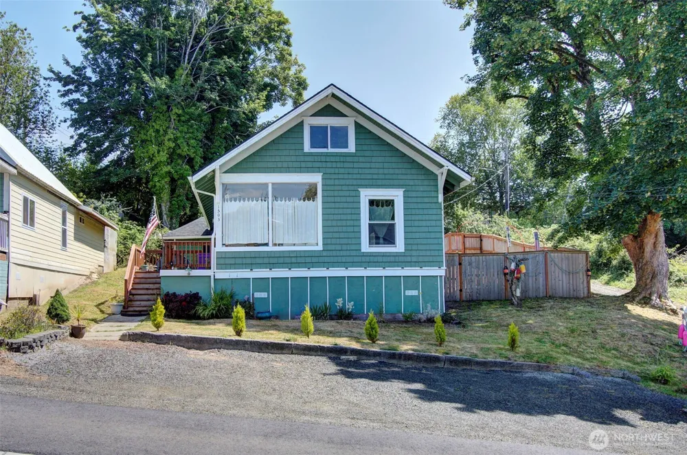 1503 First Street W South Bend, WA 98586