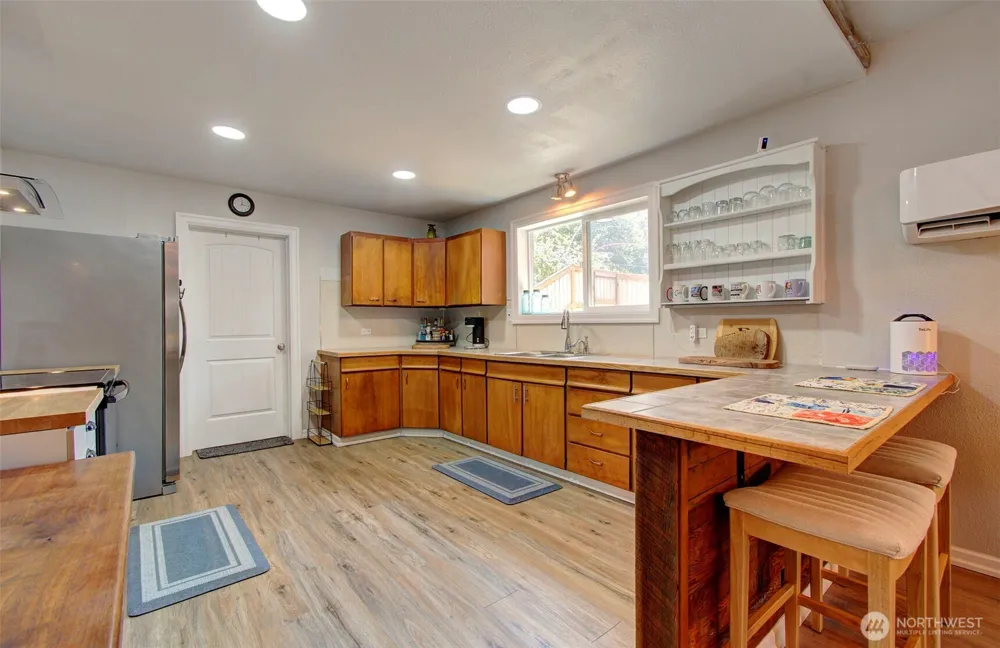 1503 First Street W South Bend, WA 98586