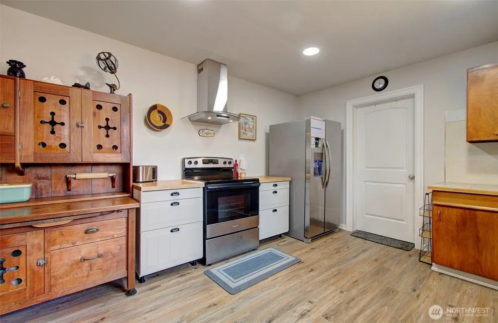 1503 First Street W South Bend, WA 98586