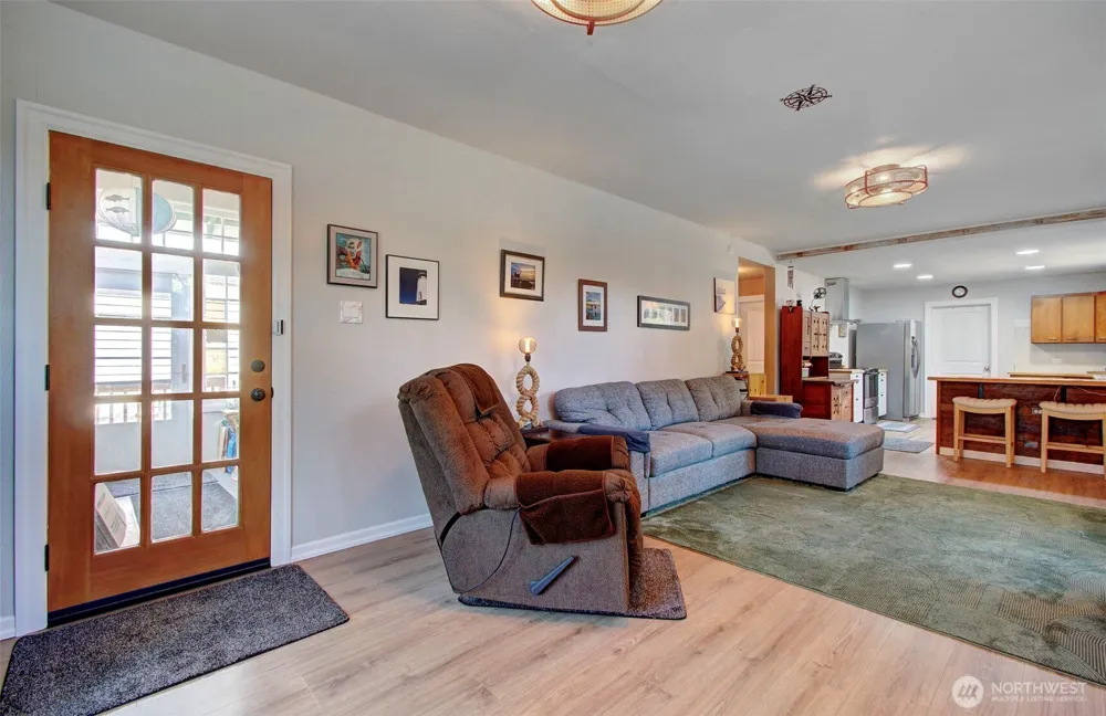 1503 First Street W South Bend, WA 98586