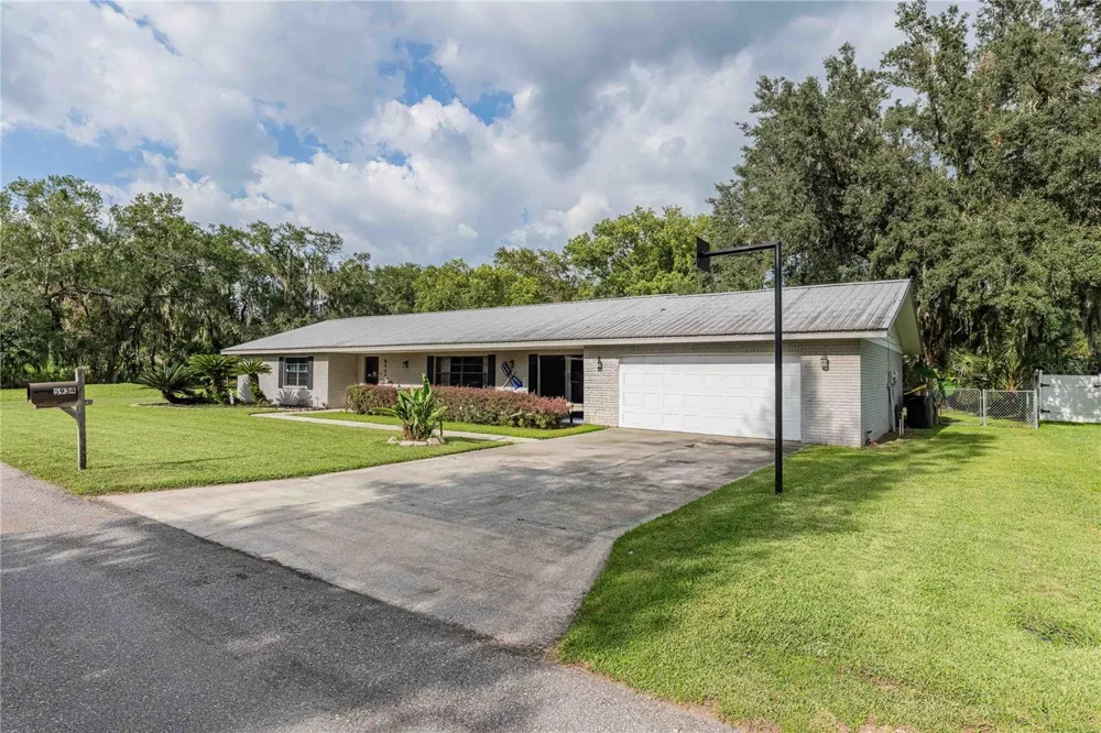 5934 RIDGE DRIVE Lakeland, FL 33813
