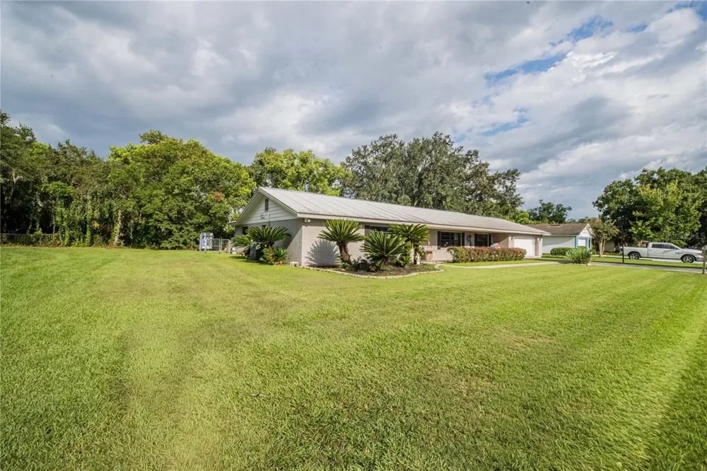 5934 RIDGE DRIVE Lakeland, FL 33813