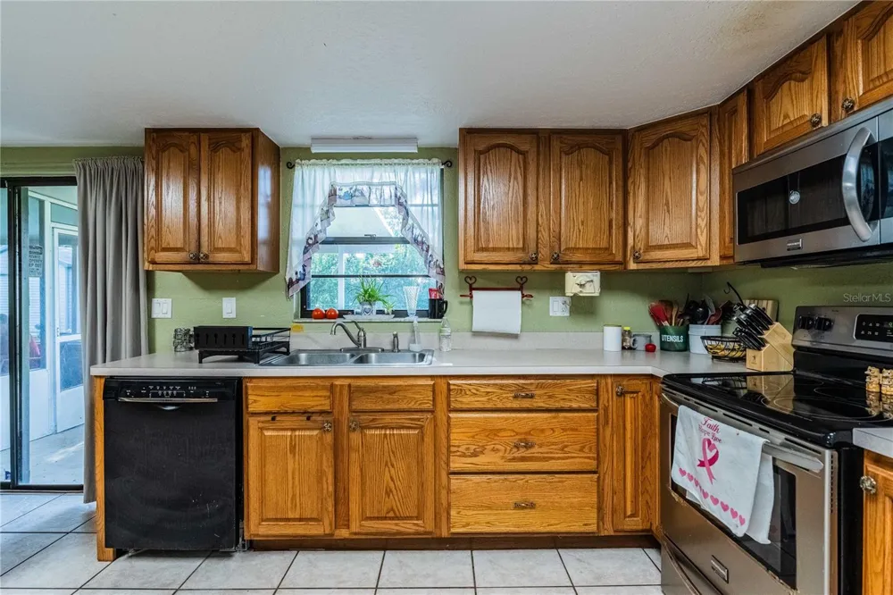 5934 RIDGE DRIVE Lakeland, FL 33813
