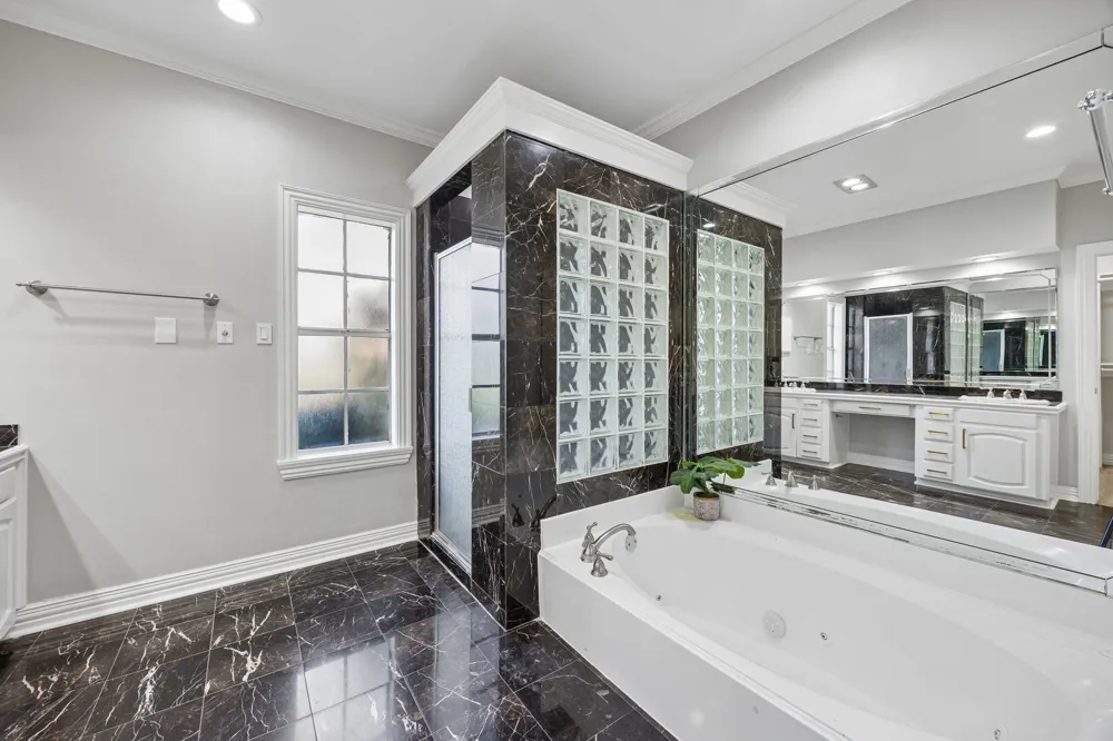 45 Clansmoor Court Sugar Land, TX 77479
