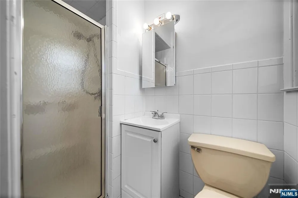 2 Henry Street Englewood Cliffs, NJ 07632