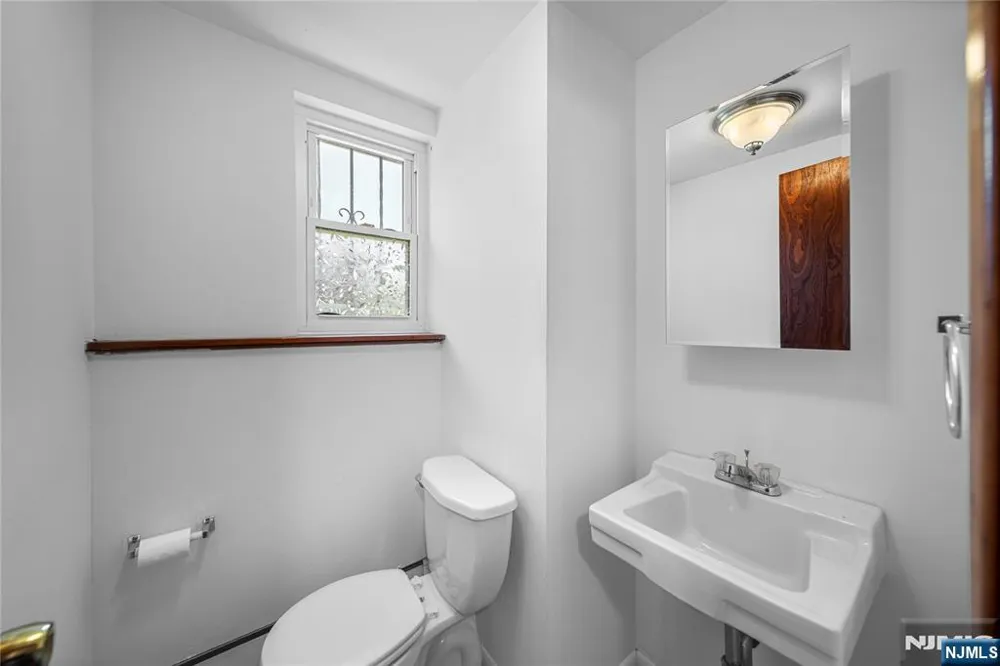 2 Henry Street Englewood Cliffs, NJ 07632