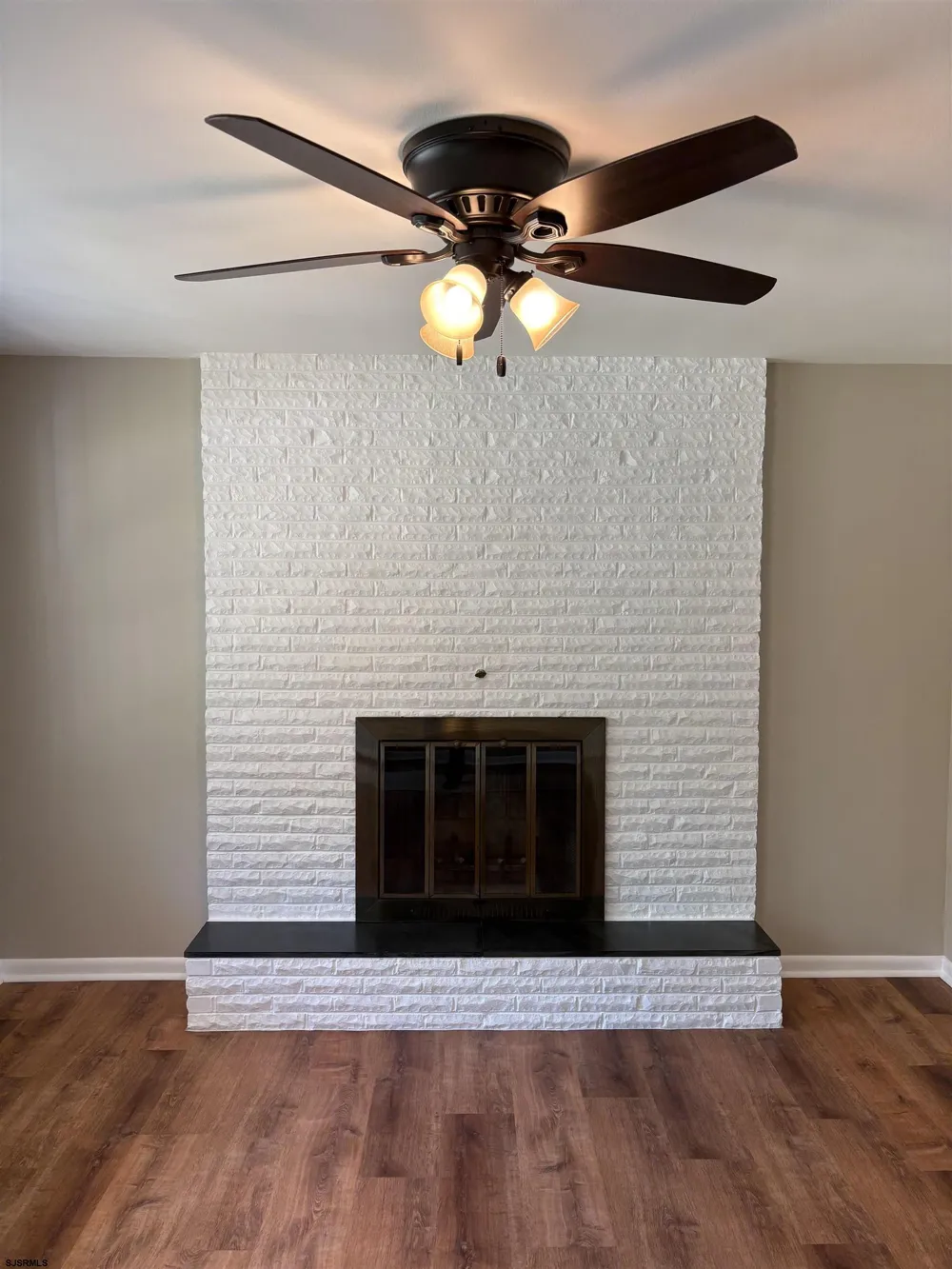 1111 Shelburne Ave Absecon, NJ 08201