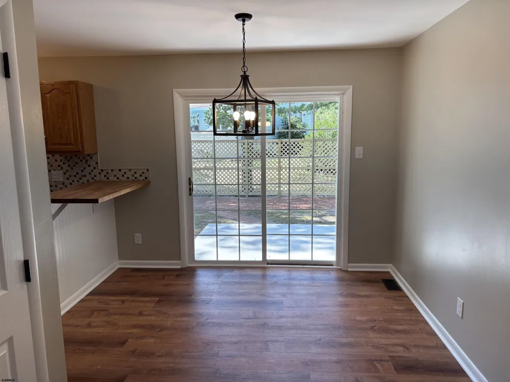 1111 Shelburne Ave Absecon, NJ 08201