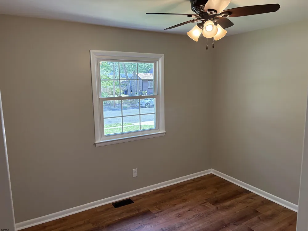1111 Shelburne Ave Absecon, NJ 08201