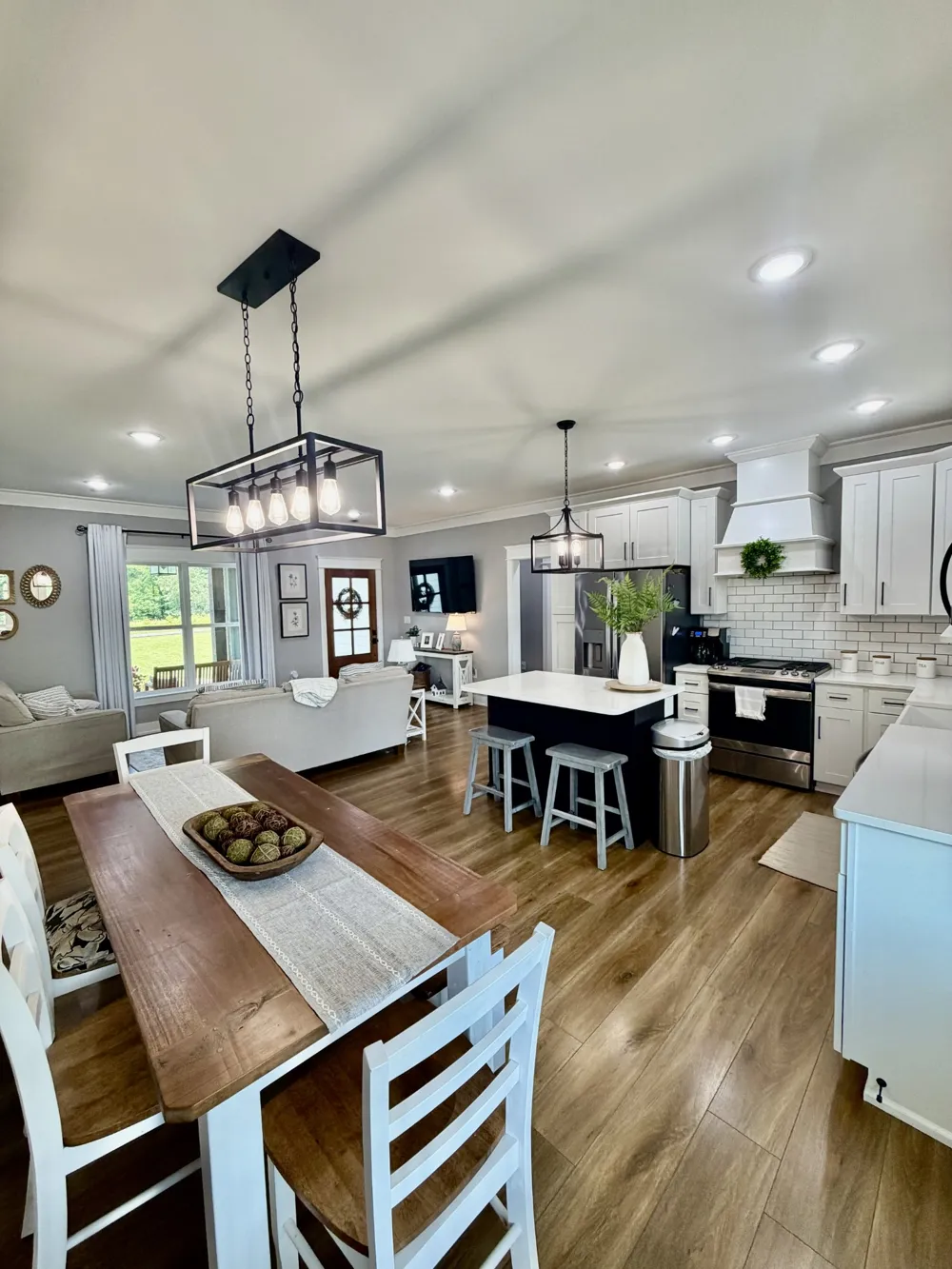 17 Tad Rd Leoma, TN 38468