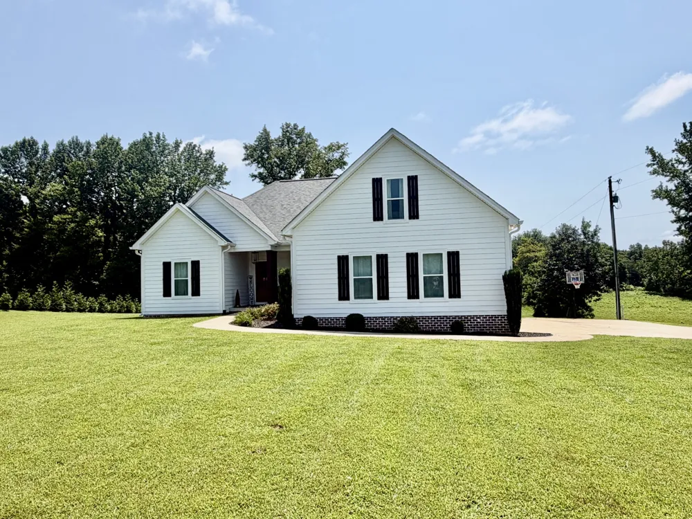 17 Tad Rd Leoma, TN 38468