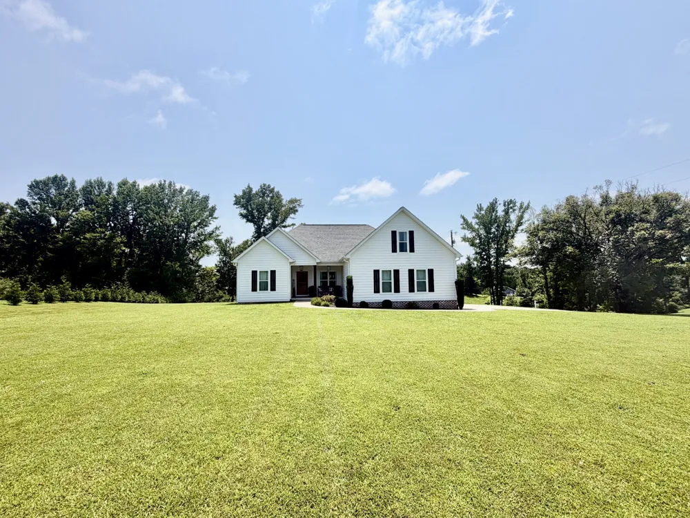 17 Tad Rd Leoma, TN 38468