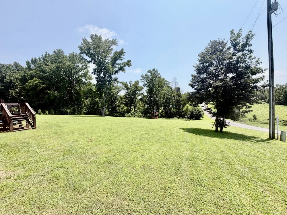 17 Tad Rd Leoma, TN 38468