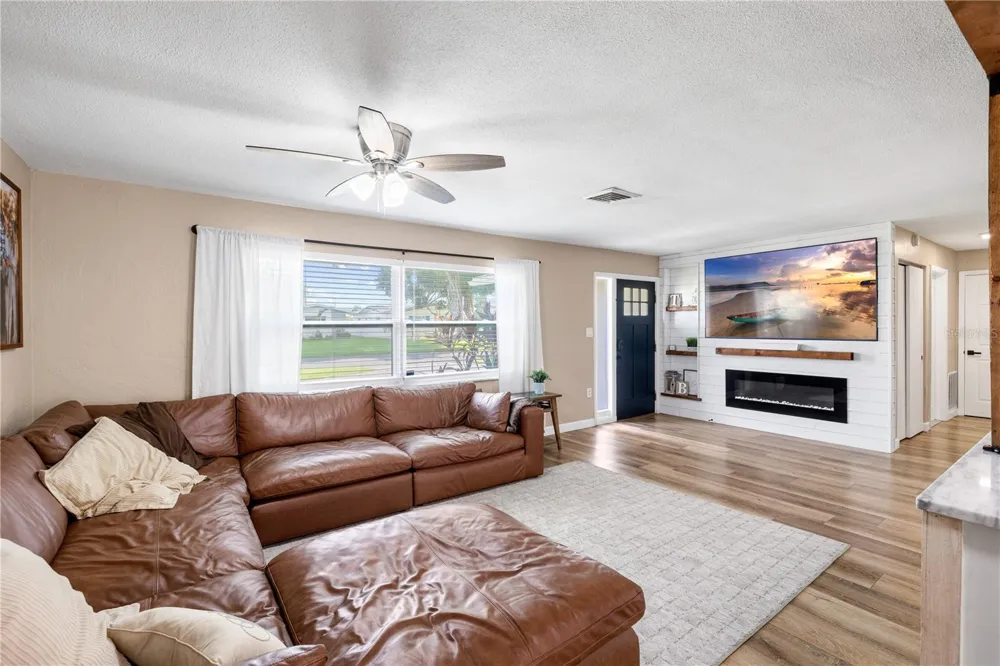 6623 12TH TERRACE St Petersburg, FL 33710