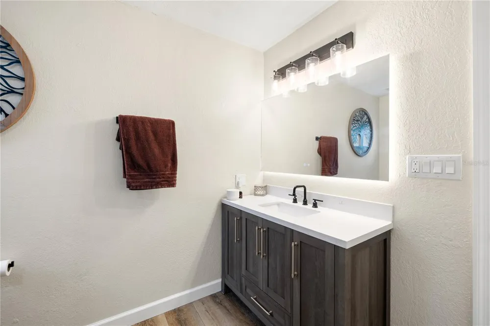 6623 12TH TERRACE St Petersburg, FL 33710