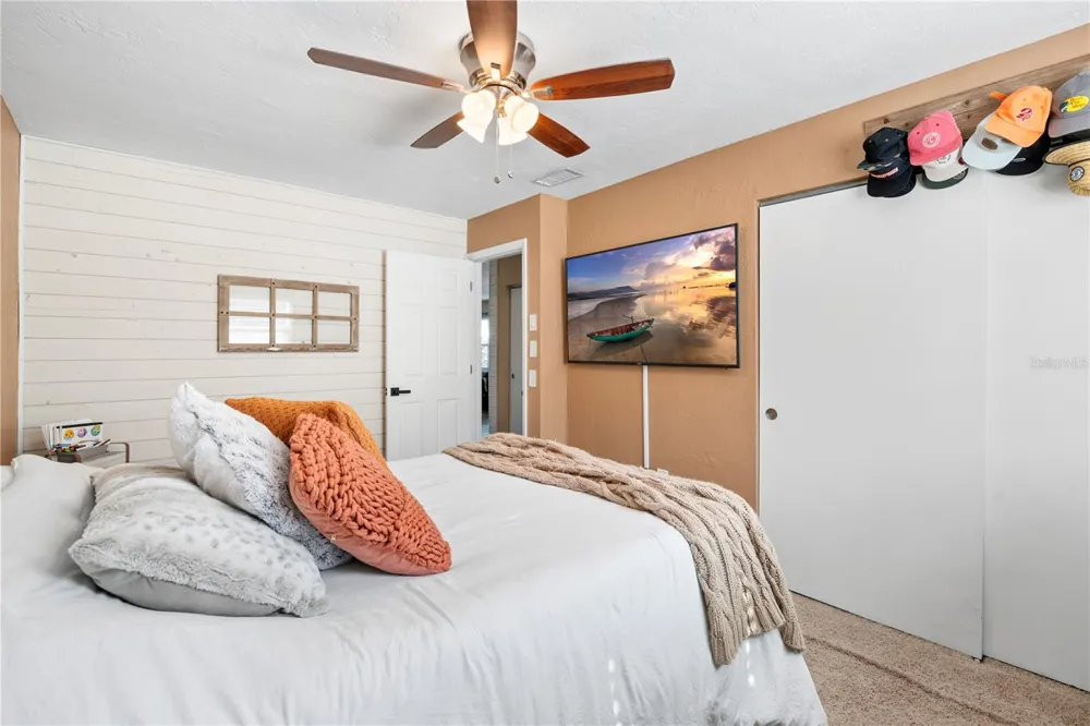6623 12TH TERRACE St Petersburg, FL 33710