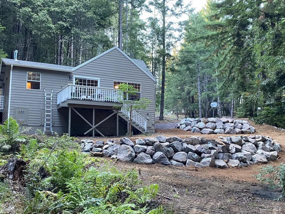 2441 Buckeye Road Willits, CA 95490
