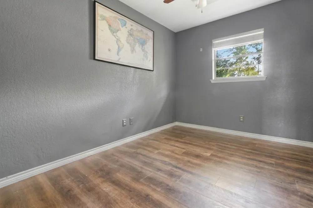 704 E Grand Street Whitewright, TX 75491