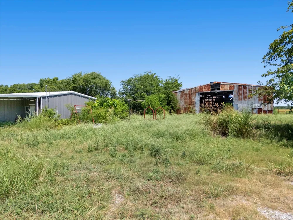 704 E Grand Street Whitewright, TX 75491