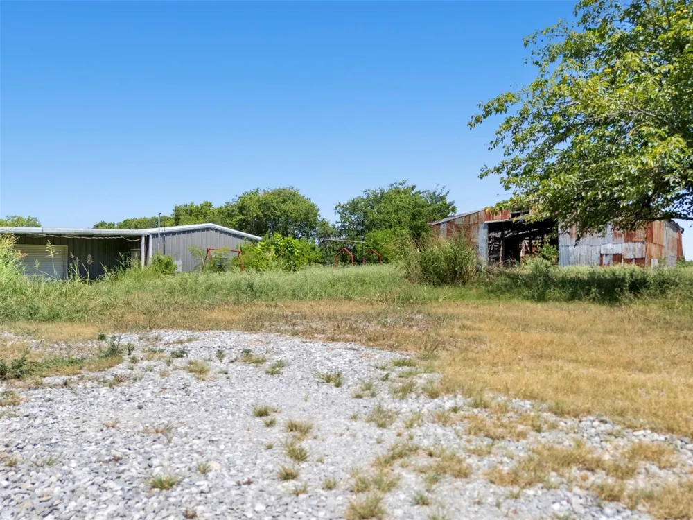 704 E Grand Street Whitewright, TX 75491
