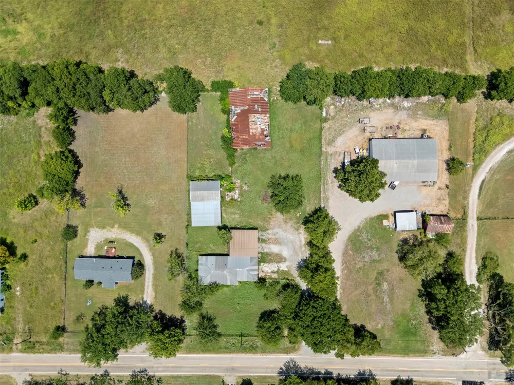 704 E Grand Street Whitewright, TX 75491