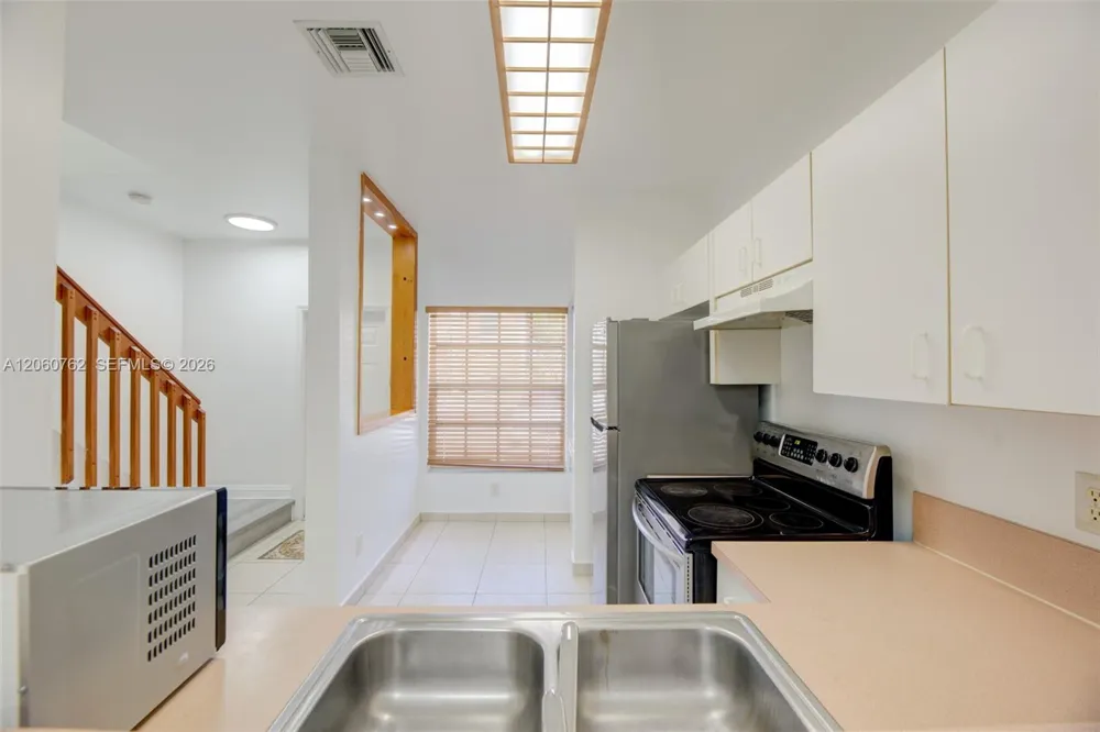 728 SW 122nd Ave Pembroke Pines, FL 33025