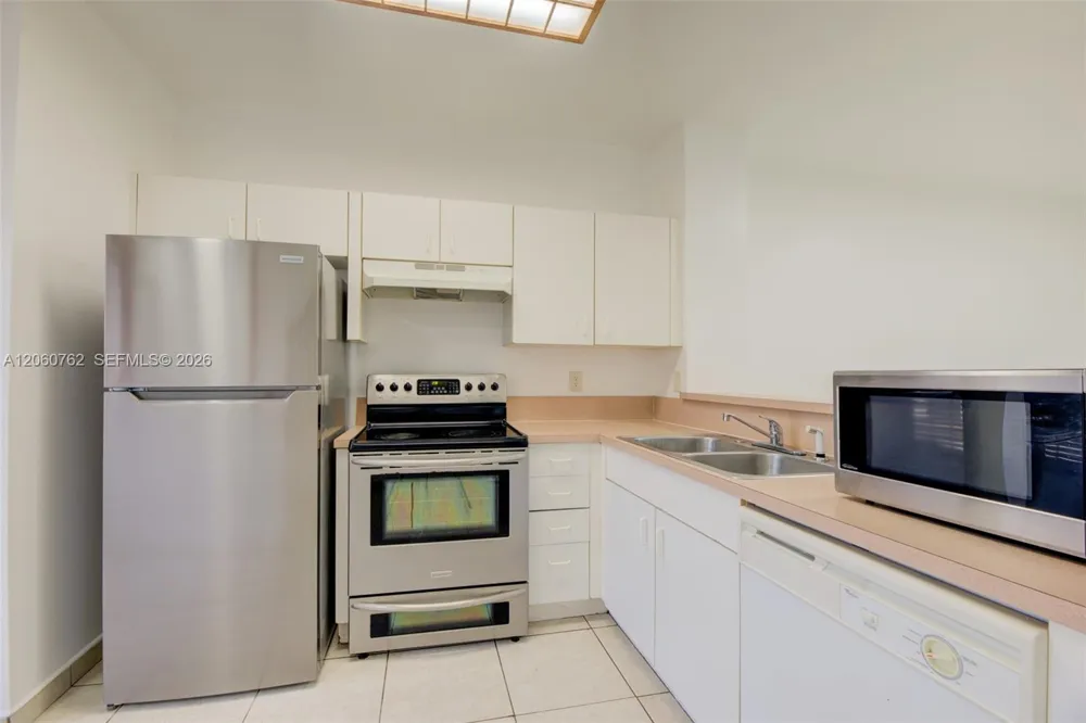 728 SW 122nd Ave Pembroke Pines, FL 33025