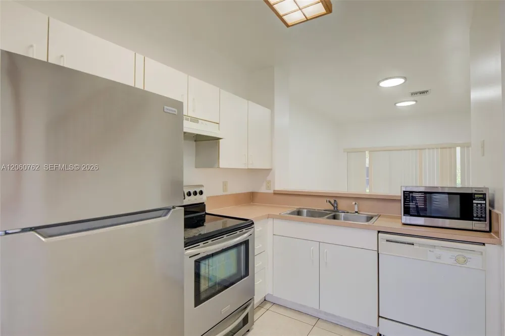 728 SW 122nd Ave Pembroke Pines, FL 33025