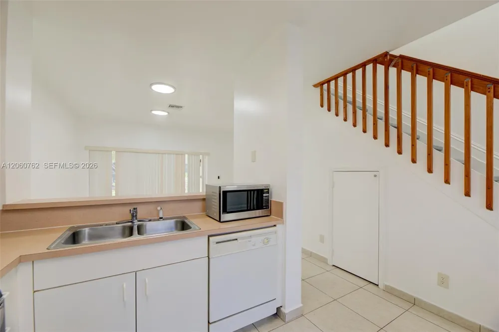 728 SW 122nd Ave Pembroke Pines, FL 33025