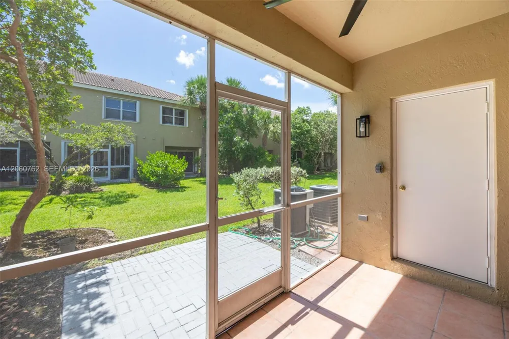 728 SW 122nd Ave Pembroke Pines, FL 33025