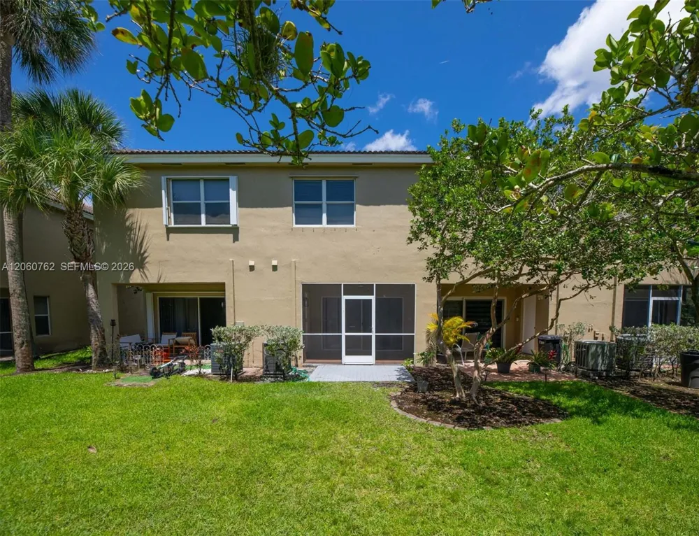 728 SW 122nd Ave Pembroke Pines, FL 33025