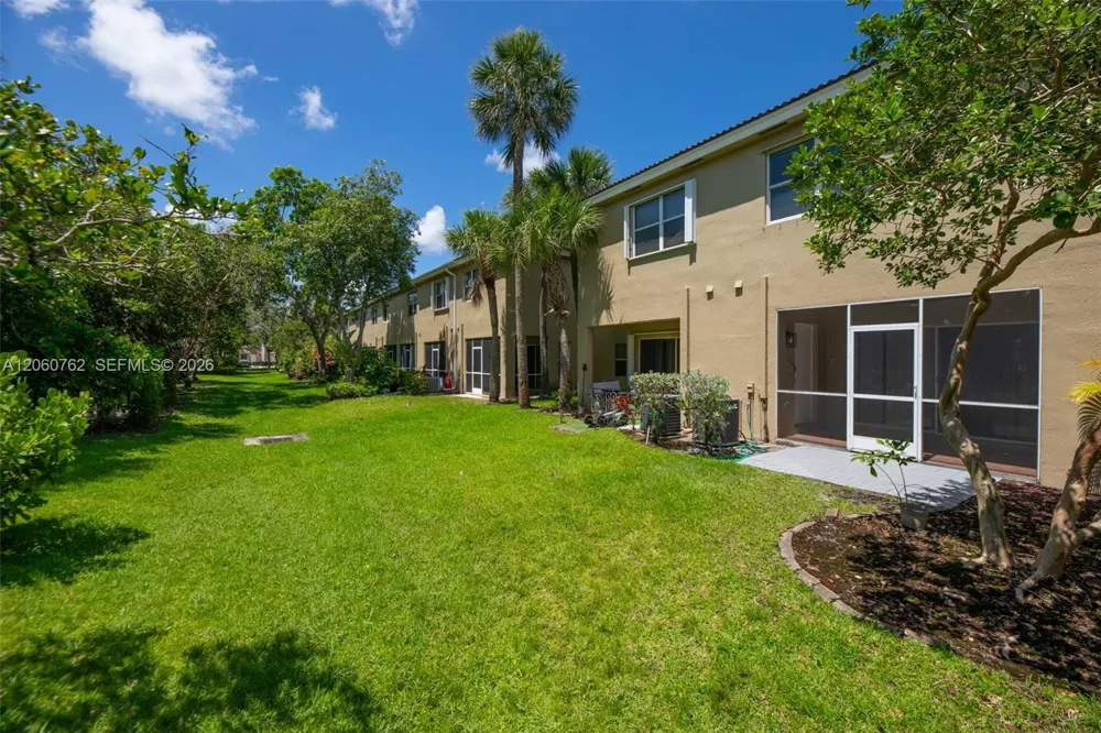 728 SW 122nd Ave Pembroke Pines, FL 33025