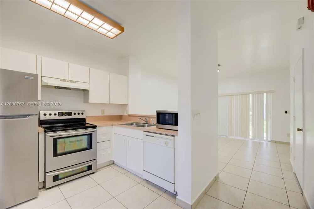 728 SW 122nd Ave Pembroke Pines, FL 33025