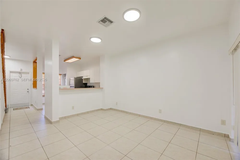 728 SW 122nd Ave Pembroke Pines, FL 33025