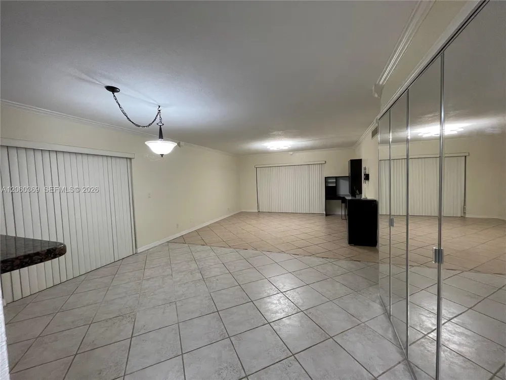 16240 Laurel Dr #101 Weston, FL 33326