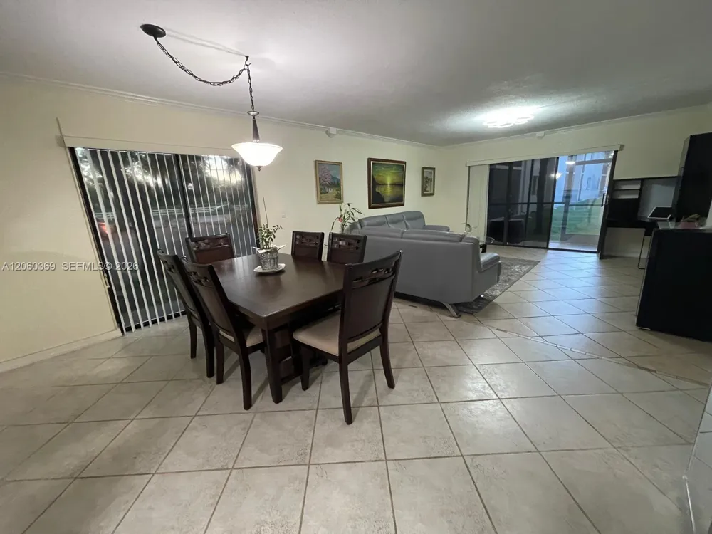 16240 Laurel Dr #101 Weston, FL 33326