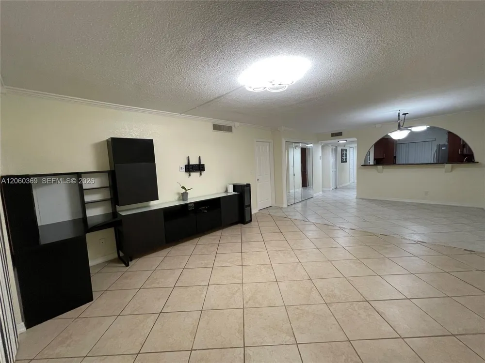 16240 Laurel Dr #101 Weston, FL 33326